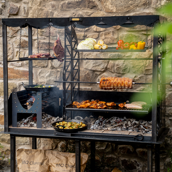 Asado Maximo Complete Lit with Food - Firepits UK - Lifestyle - LoRes07730600x600